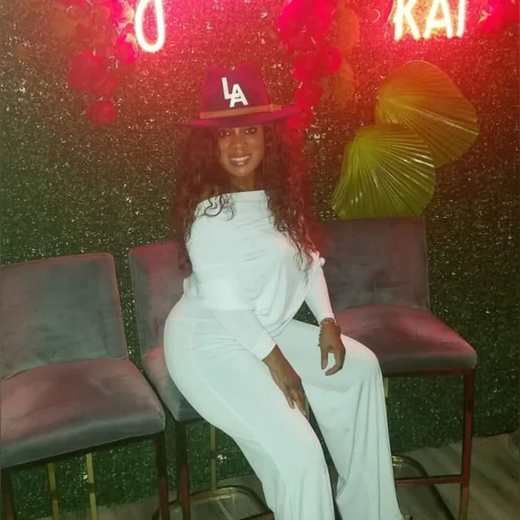 CO- LIKE THIS POST TO BE NOTIFIED WHEN I GO LIVE - Picture 3 of 16